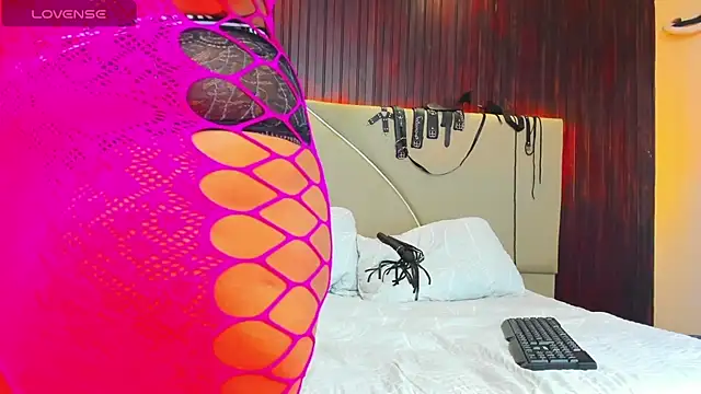 Ariandsusan - playing with feet and sucking fingers