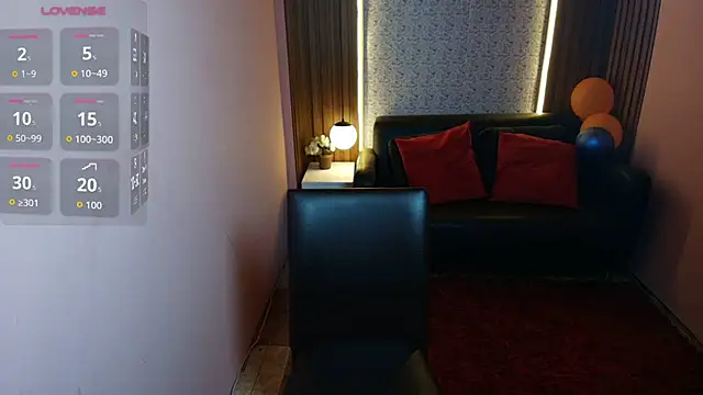 MoriahStorm - Rubbing pussy over clothes