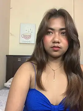YaraSmith - flashing my boobs ang playing nipple😜💦
