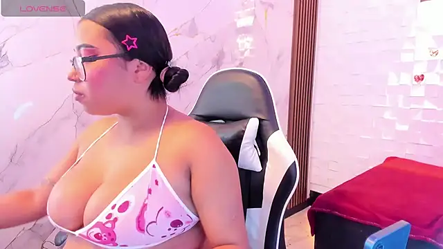 Susan_mooree - show tits