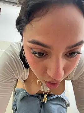 MeggyMae_ - water jet in the cunt💦