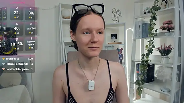 ZaraBluitt - Finger play in pussy <3