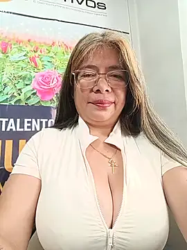 __valentina18 - Remove bra and more oil on my big tits