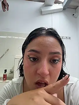 MeggyMae_ - water jet in the cunt💦