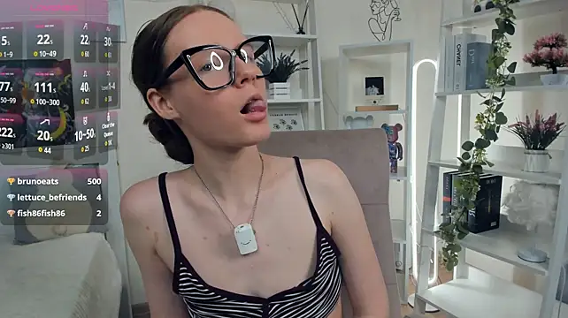ZaraBluitt - Finger play in pussy <3