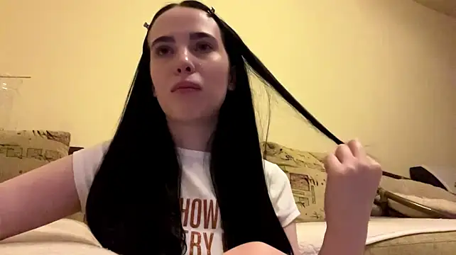 EdithPietrafesa - blow a kiss and show your collarbones