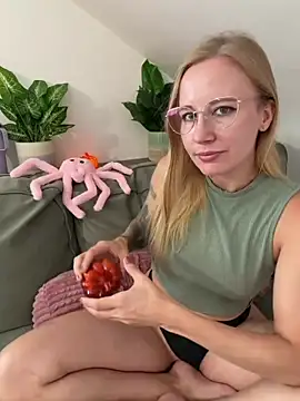 Marie_hardon - Dildo bj 4min 💦 free vid last tkn