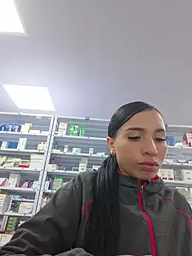 Marly_lovee - Show tits