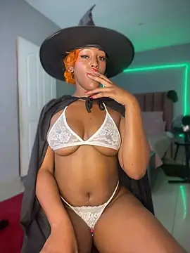 SP1CY_MOMMY - Bra and panty off❤️