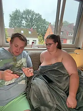 CurvyPaar2 - Show Pussy & 2Videos