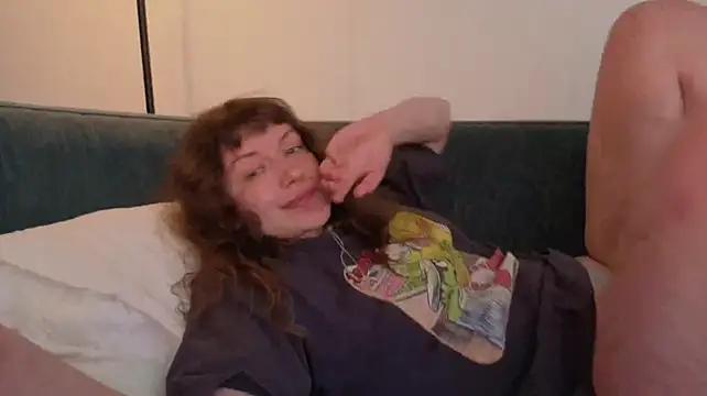 Sun_place - camel toe close to cam