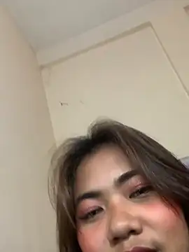 YaraSmith - flashing my boobs ang playing nipple😜💦