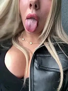 FrancescaNappi - SUCK FINGER AND RUB IT ON PUSSY