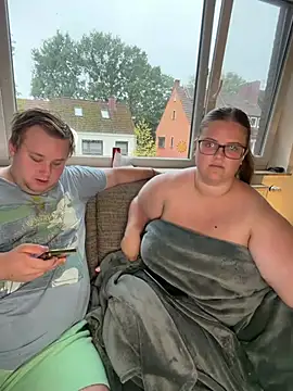 CurvyPaar2 - Show Pussy & 2Videos