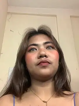 YaraSmith - flashing my boobs ang playing nipple😜💦