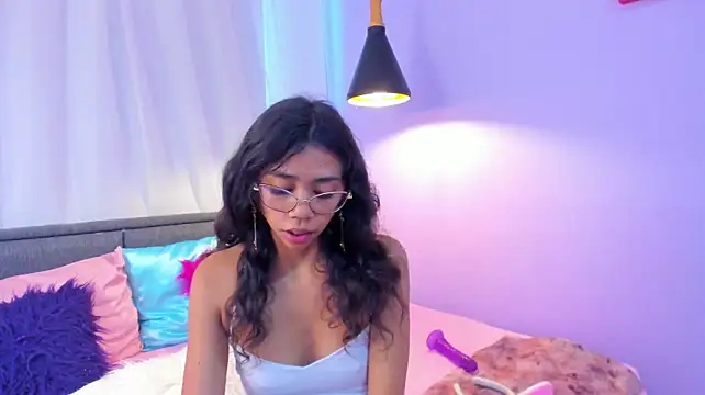Scarletyler - dildo on boobs + saliva 🥵🔥