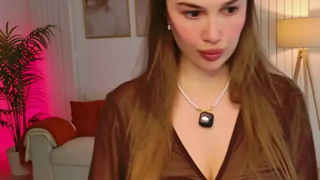 GoddessRoxana - tease