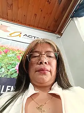 __valentina18 - Remove bra and more oil on my big tits