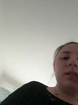 Angela80 - Complètement nue