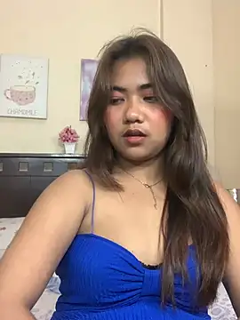 YaraSmith - flashing my boobs ang playing nipple😜💦