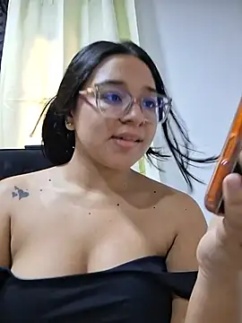 -VICKKY - HI VICKKY