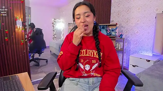 Oliviapearl_tay - flash pussy