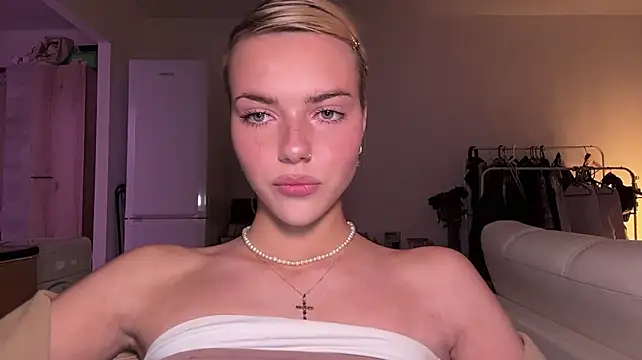 ChristelDuncombe - topless photo in PM (Last tip)