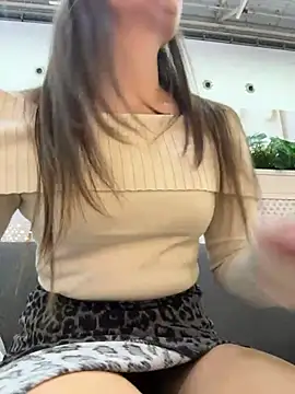 KristiRich - Finger in pussy+spank ass🍑💦
