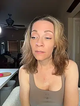 EdenDelilah1 - Rub nipples