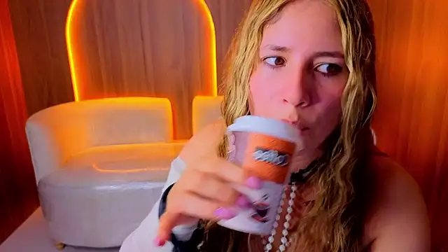 Aratna_Blonde_Tx - espectáculo boobs