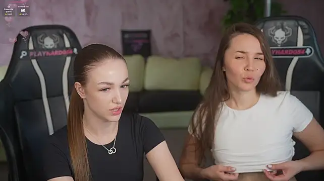 Ella_054 - show tits