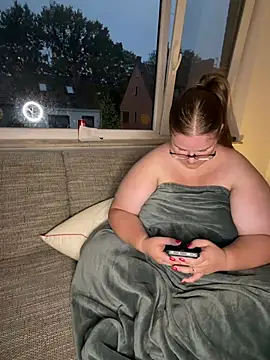 CurvyPaar2 - Bauch zeigen & 2 Videos