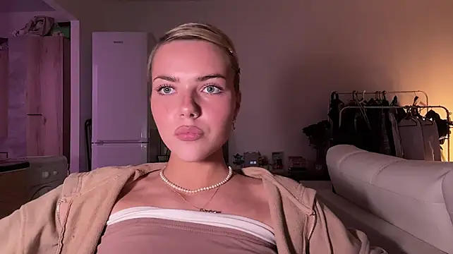 ChristelDuncombe - topless photo in PM (Last tip)