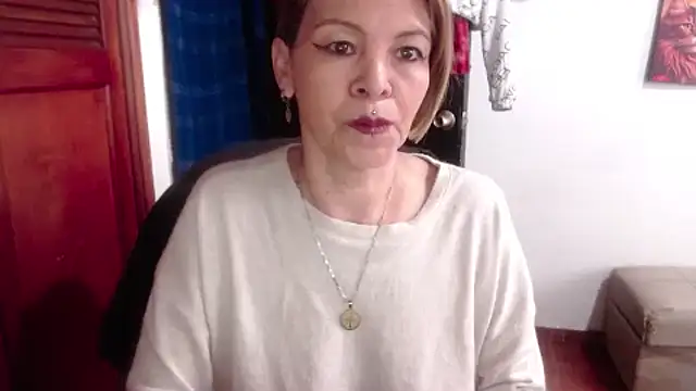 Electra-mommy - boobs