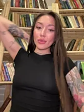 SaintSquirt - wipe squirted pussy on public chair🥵🍆
