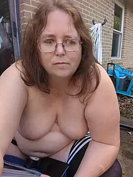 Uniquethickqueen - Ultra highs to 1st outdoor squirt