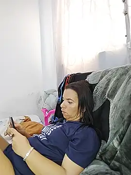 SofieeCutee - Get naked & rub clit
