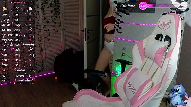 RedVelveten - Deepthroat with bare tits