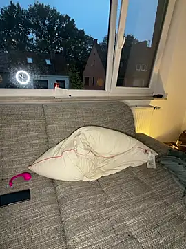 CurvyPaar2 - Bauch zeigen & 2 Videos