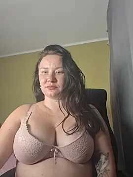 AlexaLexie - bra off