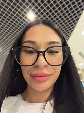 Aria51 - shake naked boobs in front people MALL😱