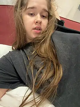 HornyGirlH - SHOW TITS
