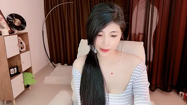 Vaidurya-Yolo - 哥哥們~米婭回家家喝麻麻的大補湯去咯~休息幾天啦~~~🤪