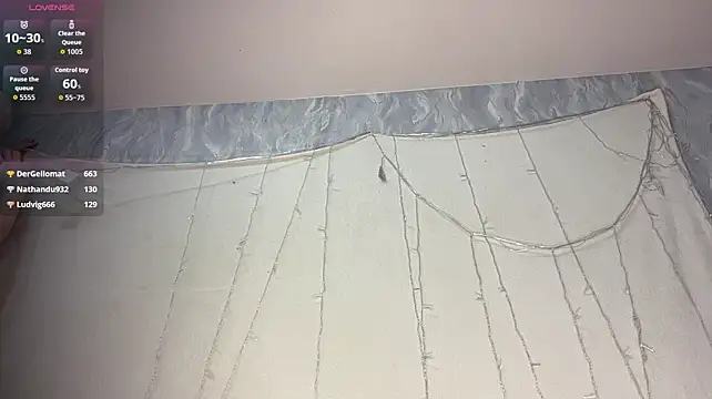 Elsa_Bi - sexy play with my tits >.<