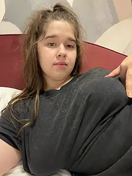 HornyGirlH - SHOW TITS