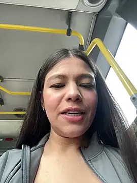Alyshanon18 - BOOBS OUT 1MIN IN BUS😱💦