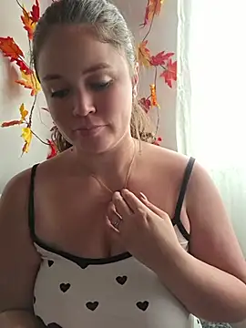 Anaise_latif - remove the bra