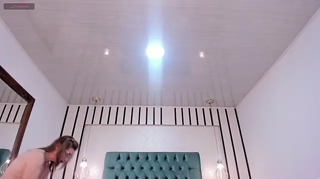 MadissonLow - My pussy is throbbing; let'see how you d