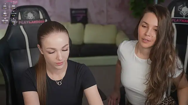 Ella_054 - show tits