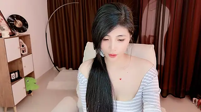 Vaidurya-Yolo - 哥哥們~米婭回家家喝麻麻的大補湯去咯~休息幾天啦~~~🤪